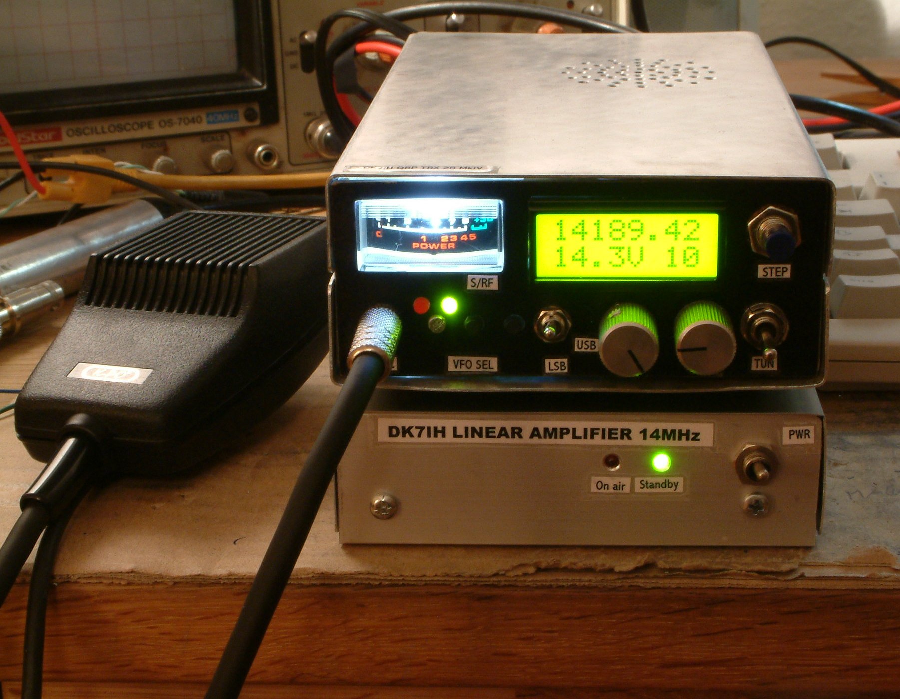 14 MHz (20 Meter) rig consisting of small SSB transceiver and linear amplifier PA (C) DK7IH Peter Rachow