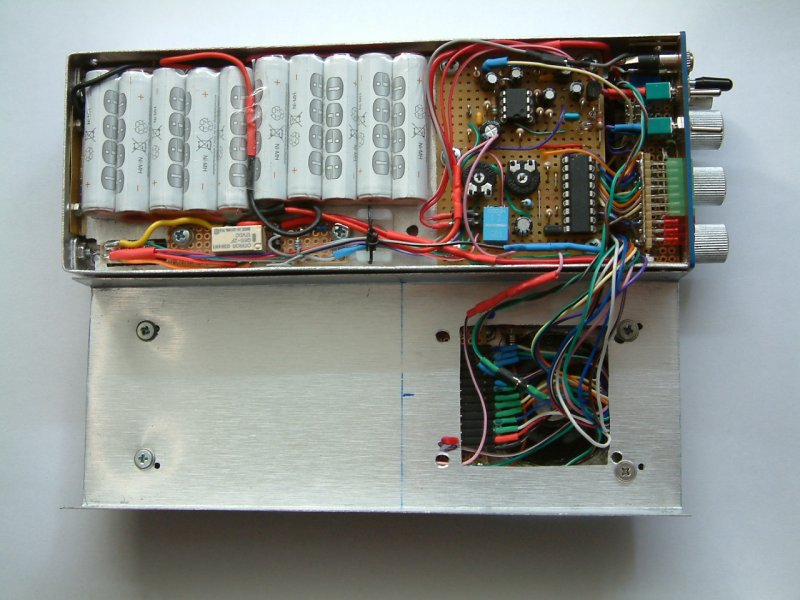 AGC/Meter/Battery unit of a handheld compact SSB QRP transceiver for 14 MHz (20 meter band) by Peter Rachow (DK7IH)