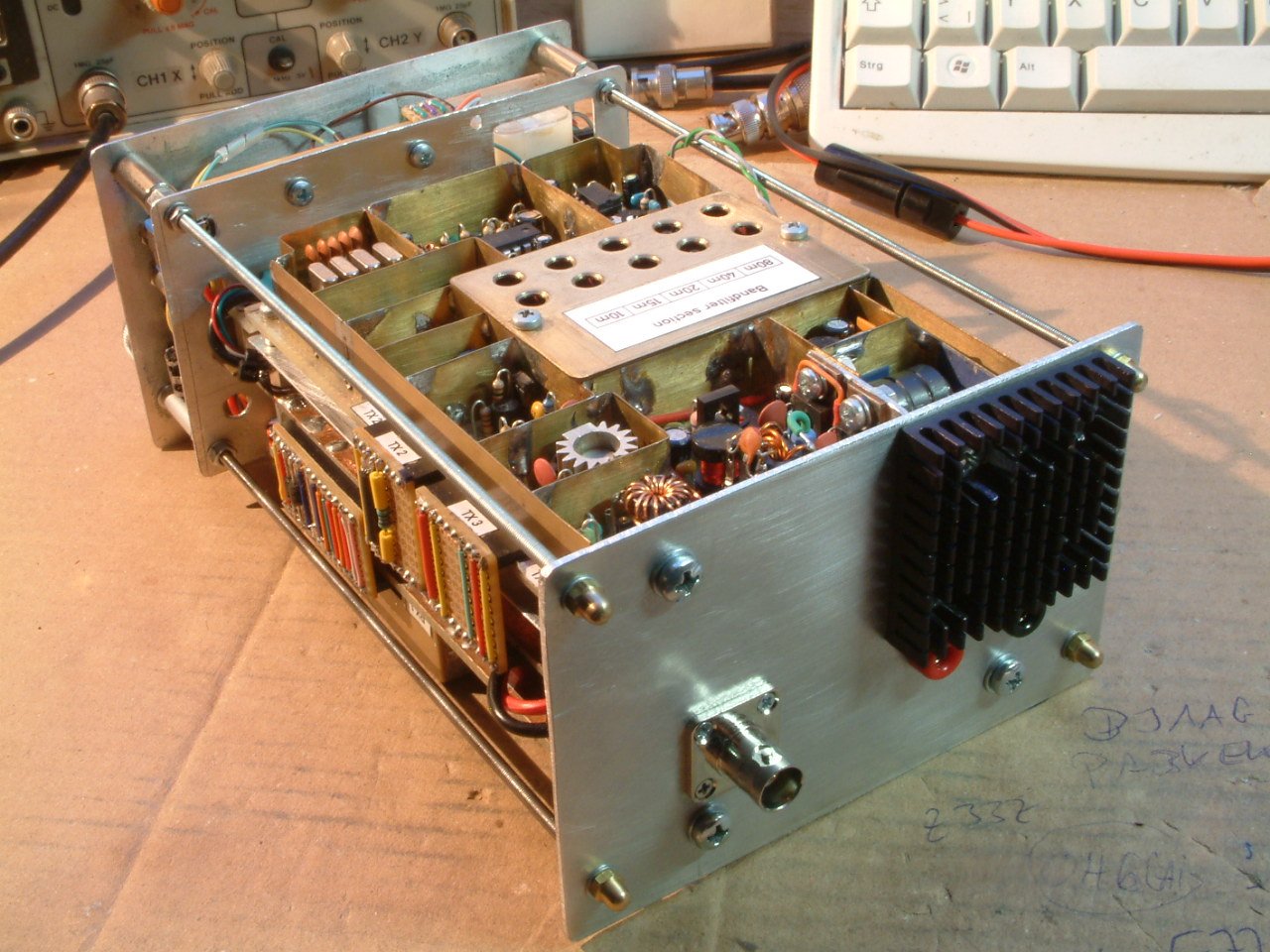 Rear view of 5 band 10 watts QRP SSB transceiver ( (C) 2016 Peter Rachow - DK7IH)qrp-ssb-trx-by-dk7ih-peter-rachow-004