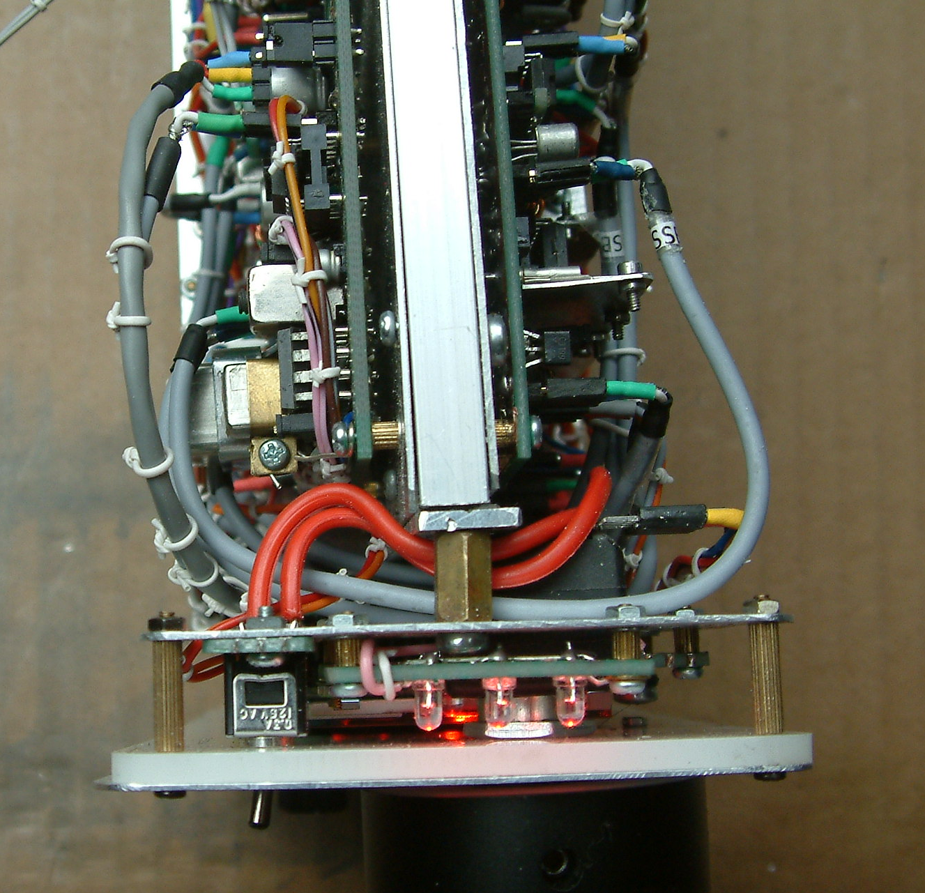 DK7IH 6 band QRP SSB TRX 2019 - Basic mechanical structure of a homemade radio