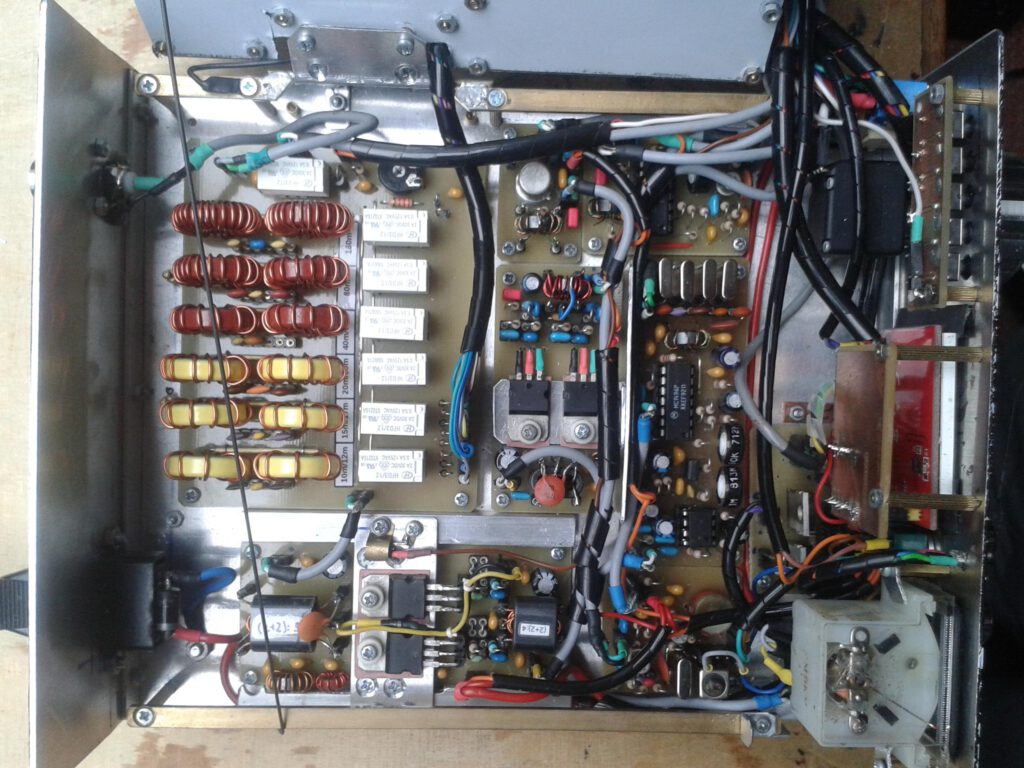 DK7IH multiband SSB transceiver for 10 bands and 10 watts PEP output (C) 2023 by Peter Baier (DK7IH) - Level 2